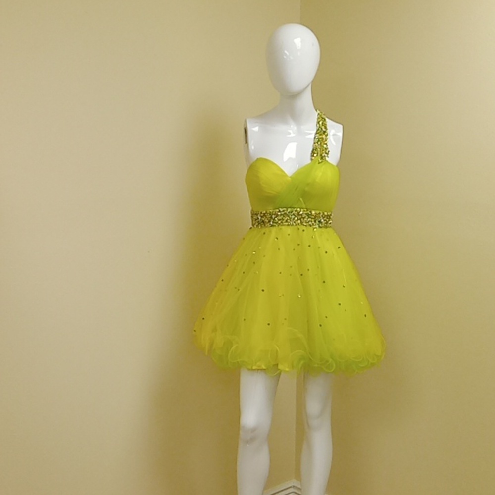 Dave & Johnny size 0 homecoming dress